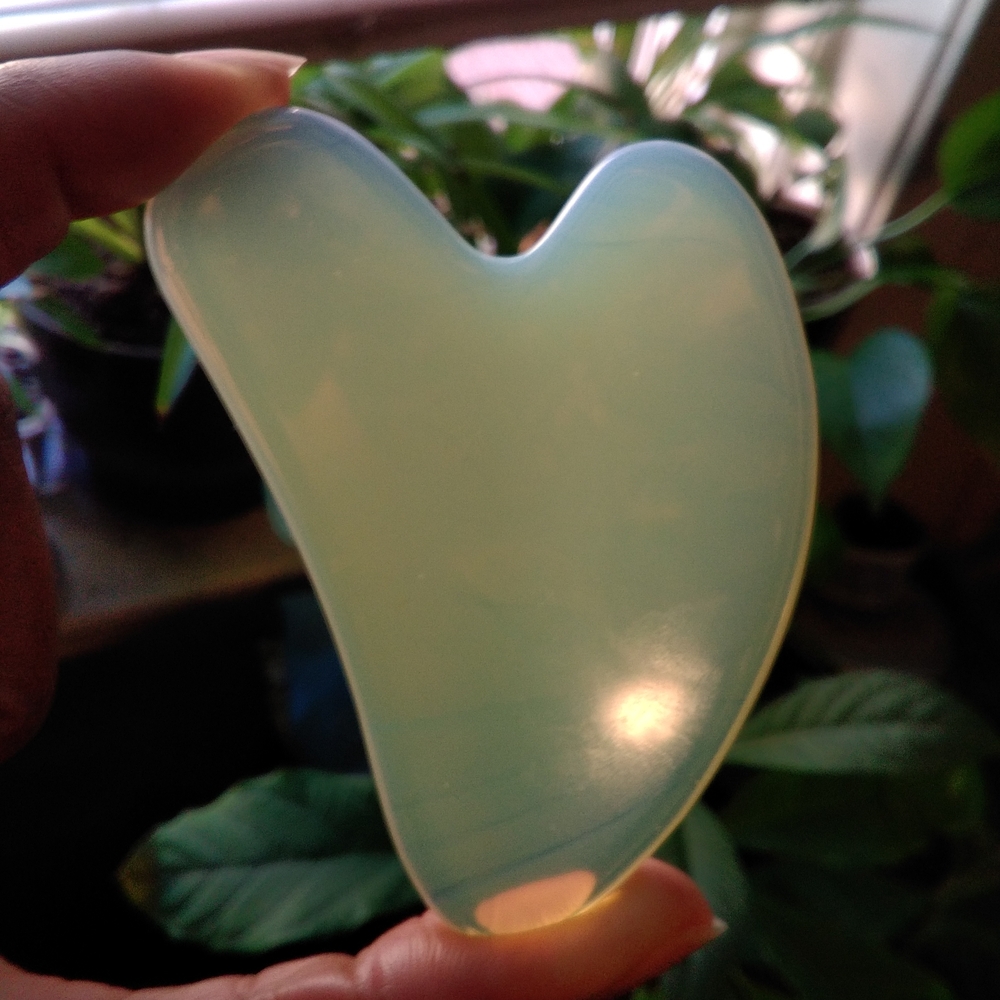 Opalite Gua Sha Facial Tool - Picture 7 of 7